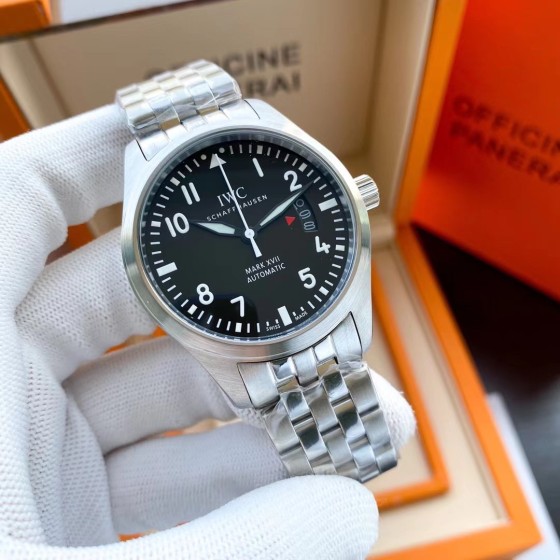 IWC- Pilot's Watch Mark XVIII Heritage with automatic mechanism imported from Asia