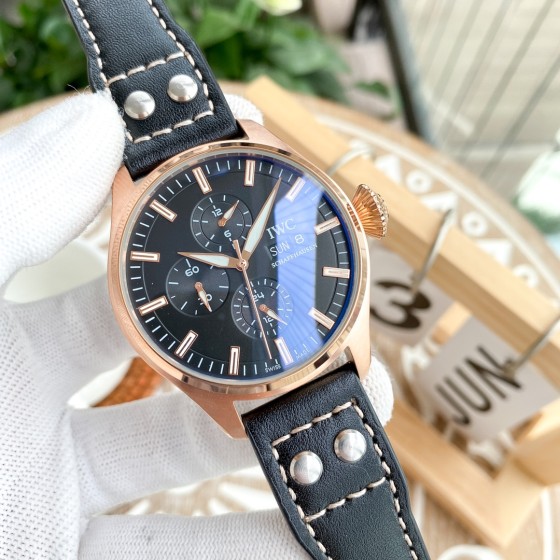 IWC- Fine men's watches Fully automatic mechanical movement, top 316 steel case and strap