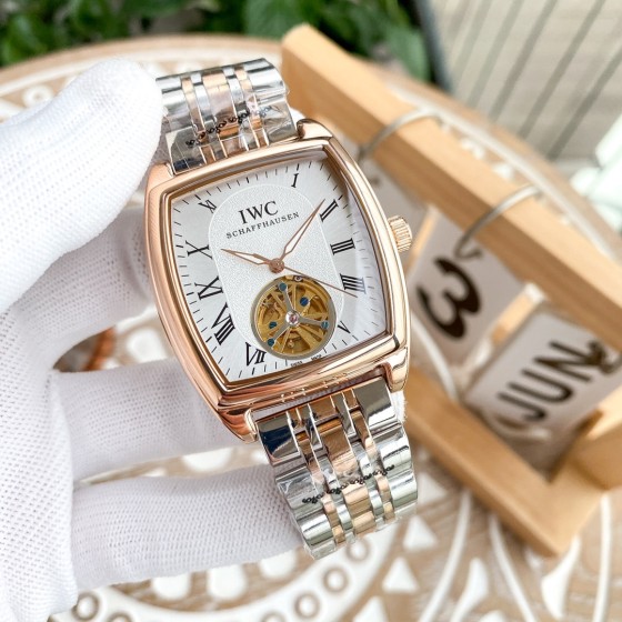 IWC- Fine men's watches, large flywheel design, exquisite skills, unique