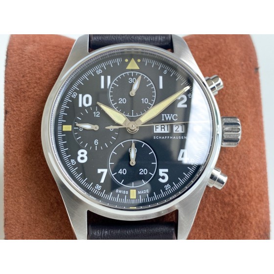 IWC- IWC 3777 Pilot's Watch Chronograph, movement synchronized with the original, anti-glare blue coating on both sides