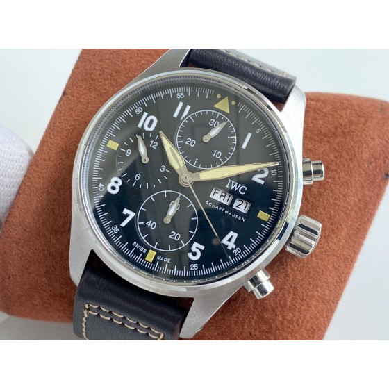 IWC- IWC 3777 Pilot's Watch Chronograph, movement synchronized with the original, anti-glare blue coating on both sides