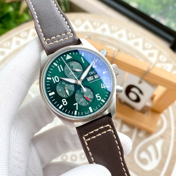 IWC- Pilot's Watch Chronograph Green Dial Pilot's Watch Chronograph New creations launched during the watch fair