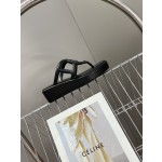 Hermes thick bottom H drag