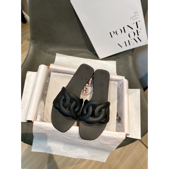 Hermes Pig Nose Classic Slippers