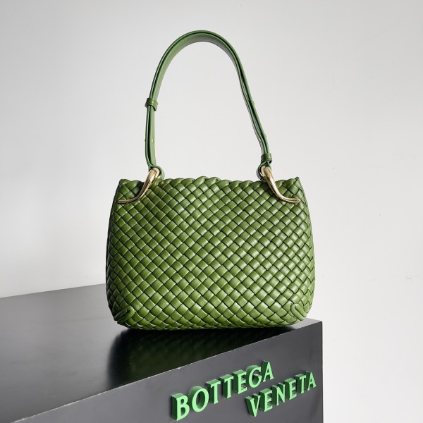 Bottega Veneta Clicker Rounded Bag Small Green Pepper Green #730968