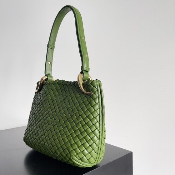 Bottega Veneta Clicker Rounded Bag Small Green Pepper Green #730968
