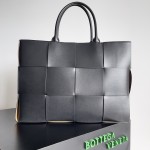Bottega Veneta BV Torte Bag Large New Black with Brown #620623
