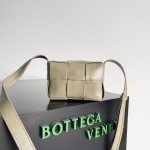 Bottega Veneta New Arrival 𝗺𝗶𝗻𝗶 𝗰𝗮𝘀𝘀 𝗲𝘁𝘁𝗲 taupe #667048