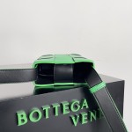 Bottega Veneta BV Mobile Phone Bag Parrot Green/Black #729298