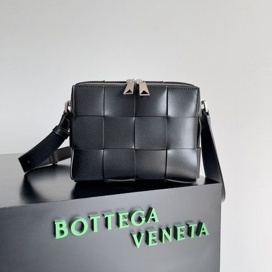 Bottega Veneta BV Men's Camera Bag Black #730027