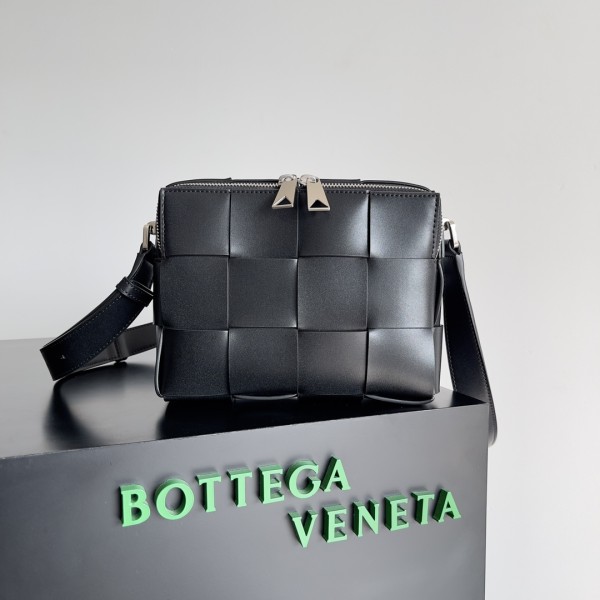 Bottega Veneta BV Men's Camera Bag Black #730027