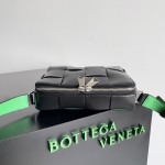 Bottega Veneta BV Men's Camera Bag Black with Green #730027