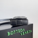 Bottega Veneta bv Cassette embroidered thread five compartment leather handbag black white thread #758105