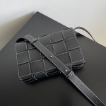 Bottega Veneta bv Cassette embroidered thread five compartment leather handbag black white thread #758105