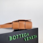 Bottega Veneta bv Cassette embroidered thread five compartment leather handbag Brown wood #758105