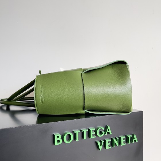 Bottega Veneta bv torte bag grained green pepper green large #609175