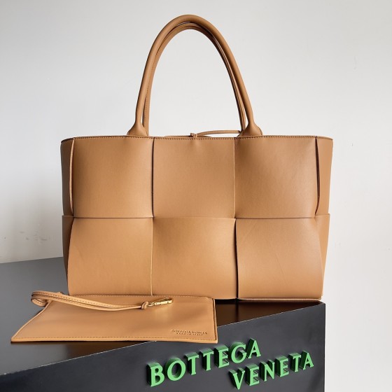 Bottega Veneta bv torte bag light brown large #609175