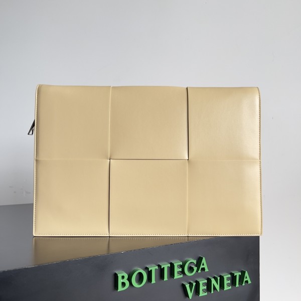 Bottega Veneta bv torte bag in oatmeal large #609175