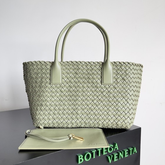 Bottega Veneta bv vegetable basket medium Travertine green #608810