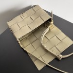 Bottega Veneta Cassette 5-panel lychee print taupe #666870