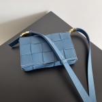 Bottega Veneta Cassette 5-panel lychee print dark blue #666870