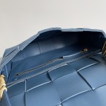 Bottega Veneta Cassette 5-panel lychee print dark blue #666870