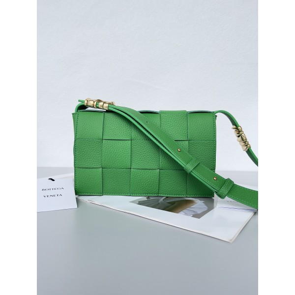 Bottega Veneta Cassette 5-panel lychee pattern Parrot Green #666870