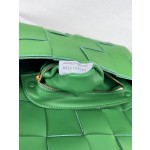Bottega Veneta Cassette 5-panel lychee pattern Parrot Green #666870