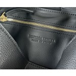 Bottega Veneta Cassette 5-panel lychee print black #666870