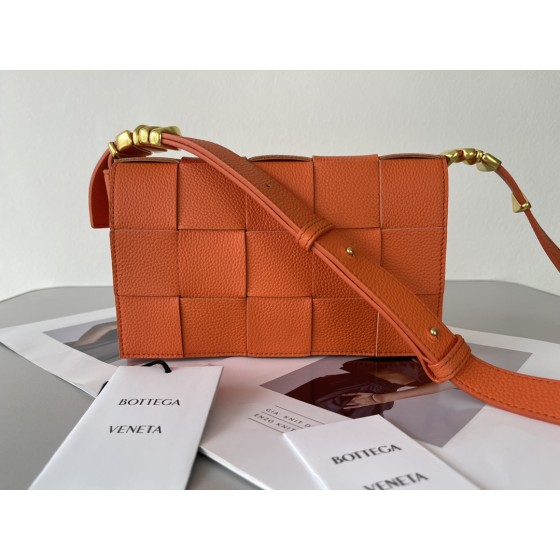 Bottega Veneta Cassette 5-panel lychee print Maple Brown #666870