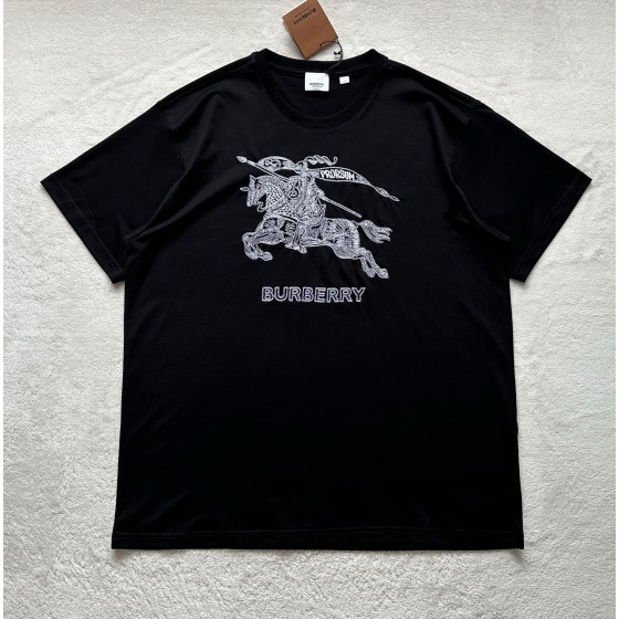 Burberry…White Knight Large Embroidered Round Neck Short Sleeves