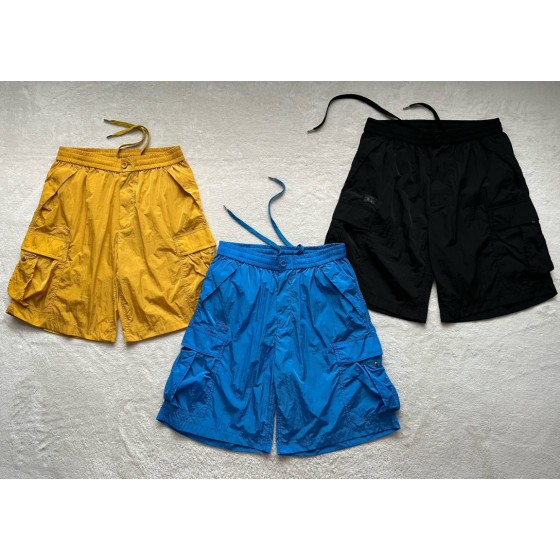 Burberry...New series of explosive three-color horse knight jackets