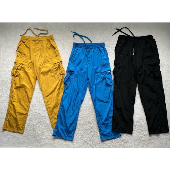 Burberry...New series of explosive three-color horse knight jackets