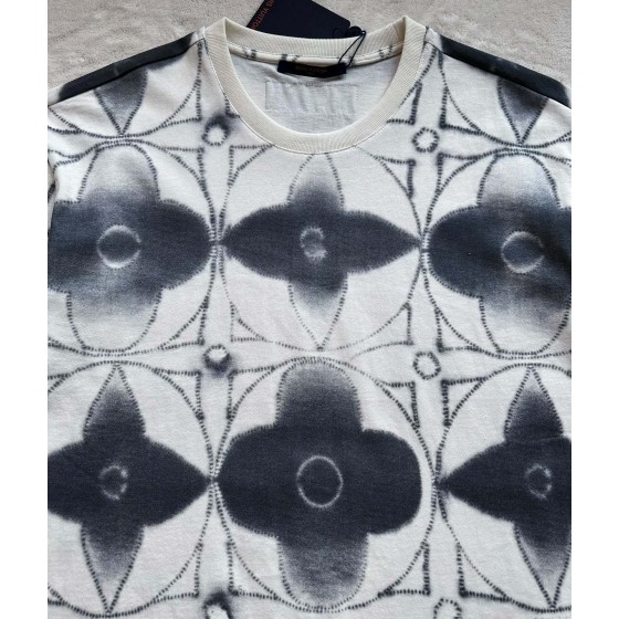 Louis Vuitton four-leaf clover strand dyed round neck and short sleeves