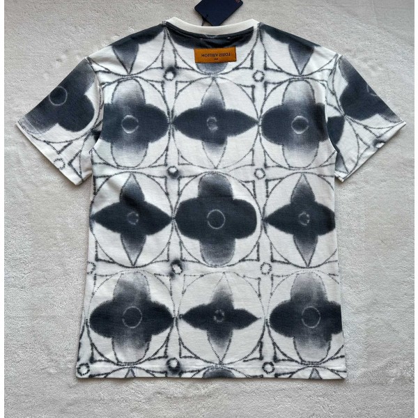 Louis Vuitton four-leaf clover strand dyed round neck and short sleeves