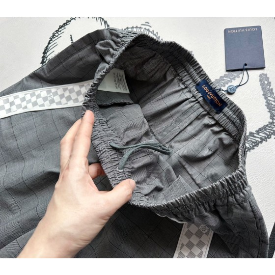 Louis Vuitton universal gray shorts with leather webbing