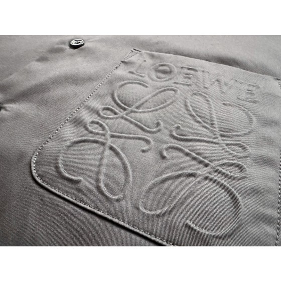 LoewE's latest explosive four-color three-dimensional embossed pocket shirt