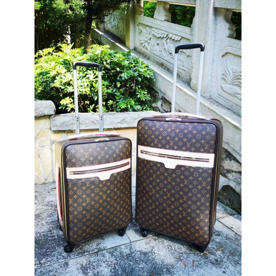 LOUIS VUITTON trapezoidal pull rod