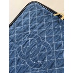 𝗖𝗛𝗔𝗡𝗘𝗟 Denim large double C trolley case