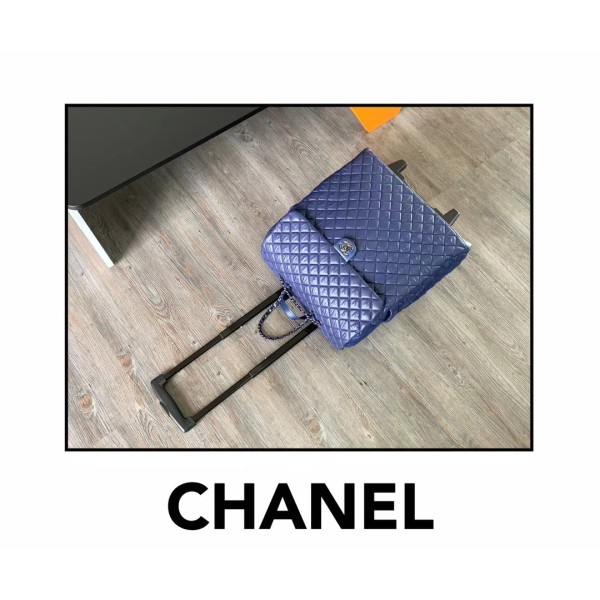 𝗖𝗛𝗔𝗡𝗘𝗟 trolley case