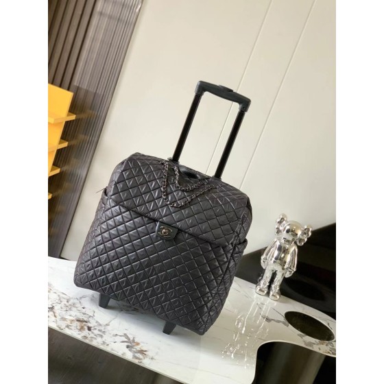 𝗖𝗛𝗔𝗡𝗘𝗟 trolley case