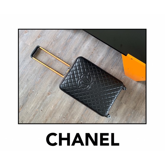 Western Europe 𝗖𝗛𝗔𝗡𝗘𝗟 Classic Rhombus Large Double C Trolley Case