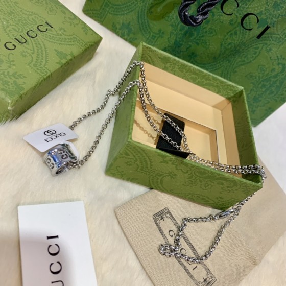 gucci necklace