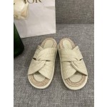 DIOR 𝟐𝟎𝟐𝟐/𝐒𝐒 𝐧𝐞𝐰 spring and summer sheepskin slippers
